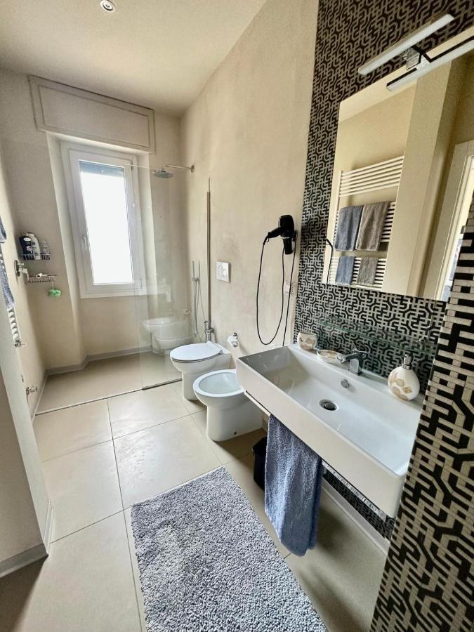 Piccolo Loft In Centro Asti Apartman Kültér fotó
